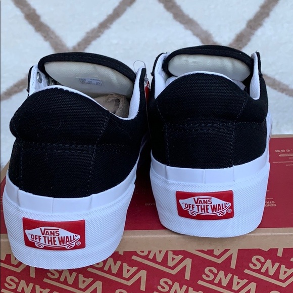 VANS STAPLE BLACK/TRUE WHITE MEN’S - Picture 15 of 16